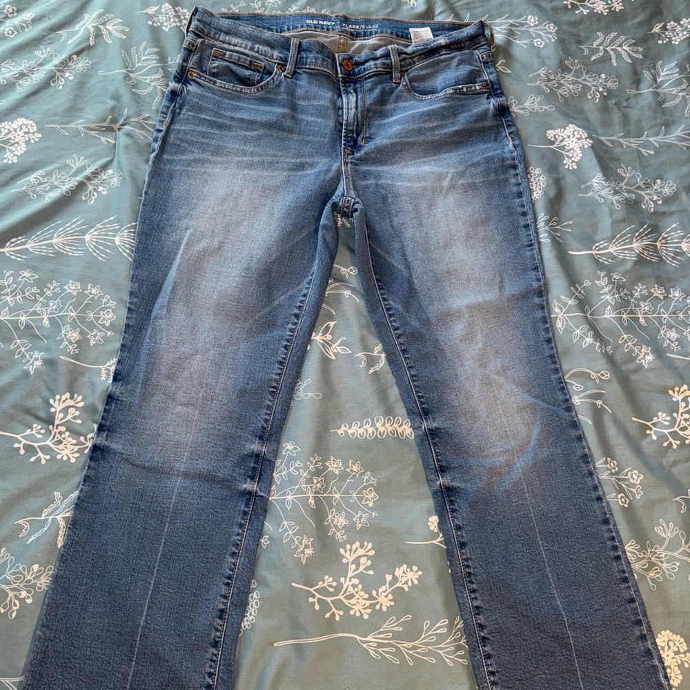 Old navy flare up jeans / mid rise size 8